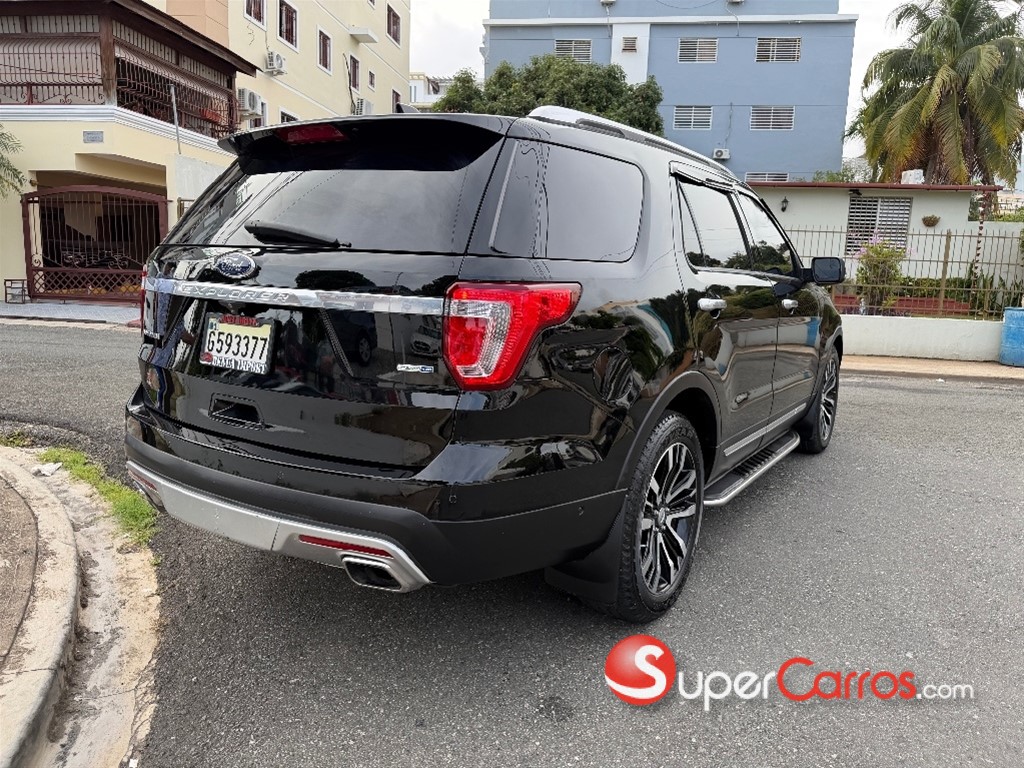 2016 Ford Explorer Platinum — foto 11 / 12