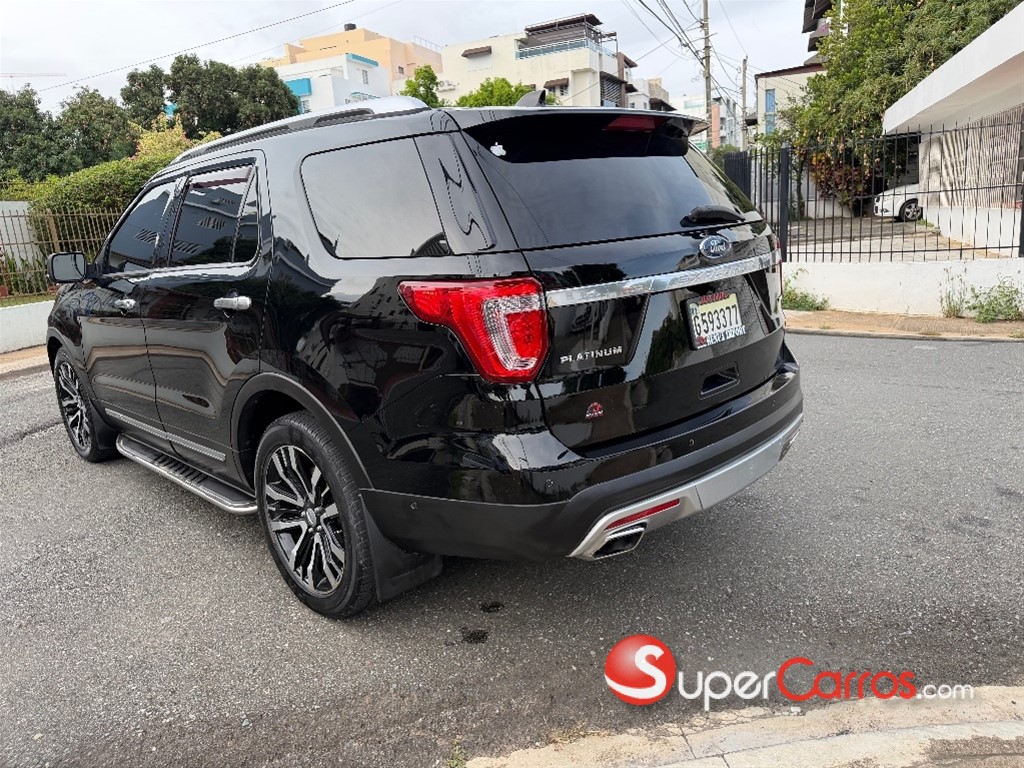 2016 Ford Explorer Platinum — foto 12 / 12