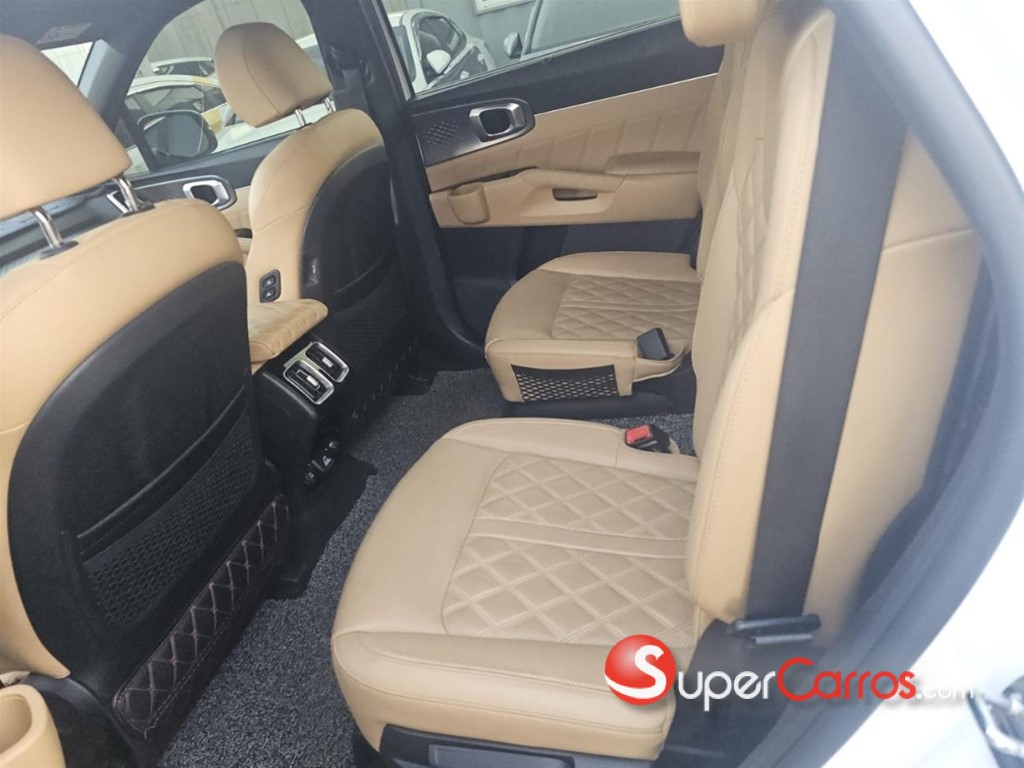 2021 Kia Sorento Limited — foto 8 / 10
