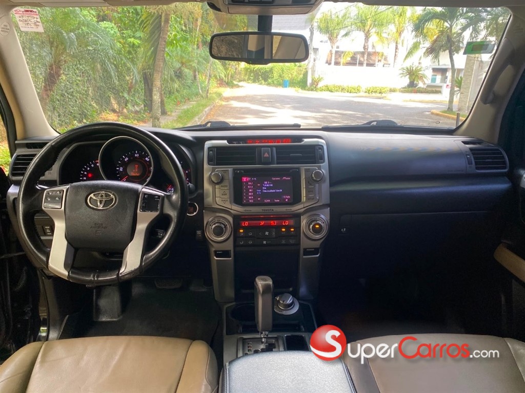 2012 Toyota 4 Runner Limited — foto 9 / 12