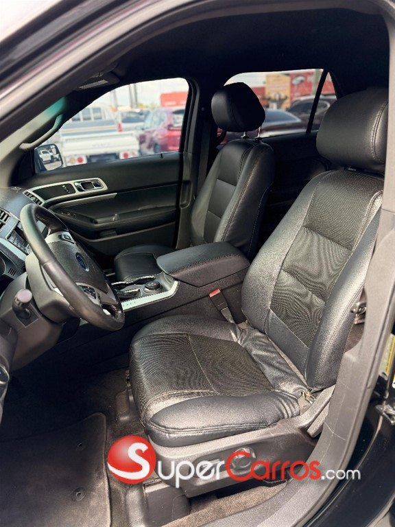 2015 Ford Explorer XLT — foto 7 / 11
