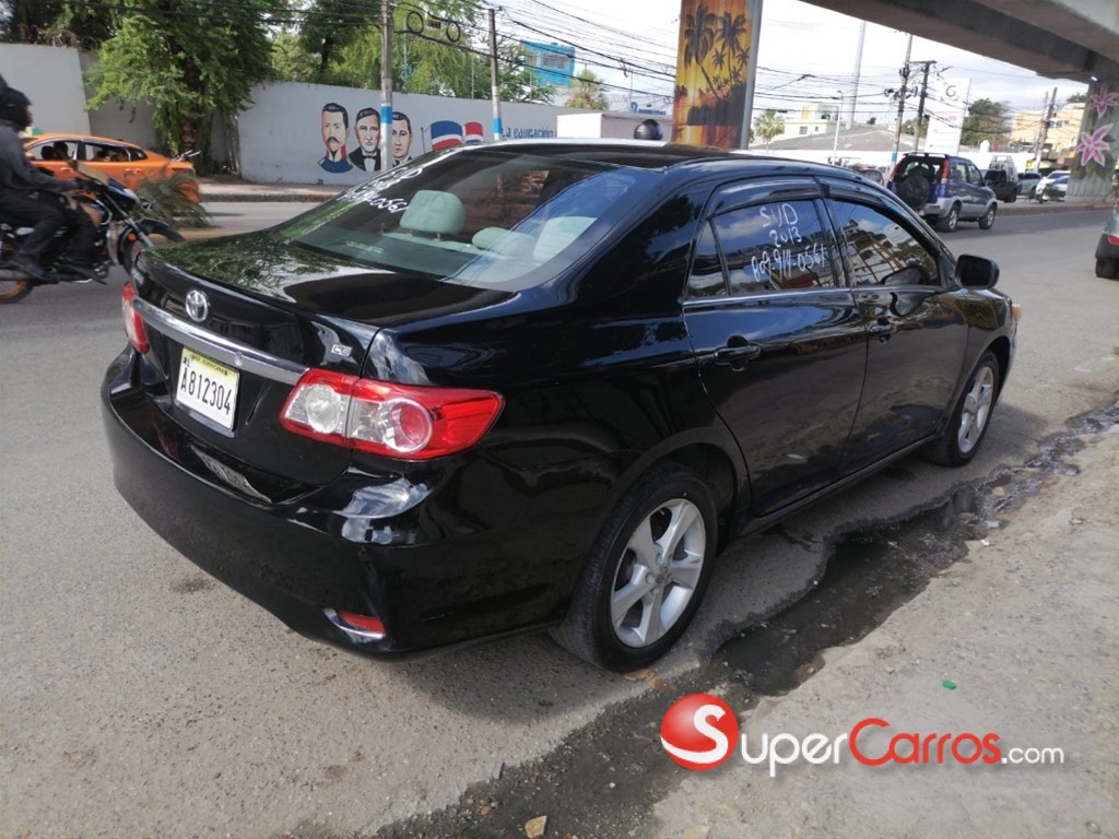 2013 Toyota Corolla LE — foto 4 / 8