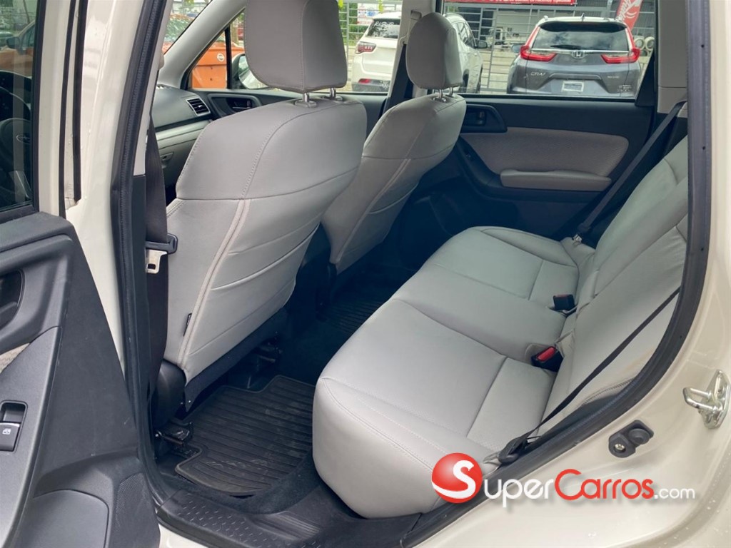 2018 Subaru Forester Premium — foto 2 / 12