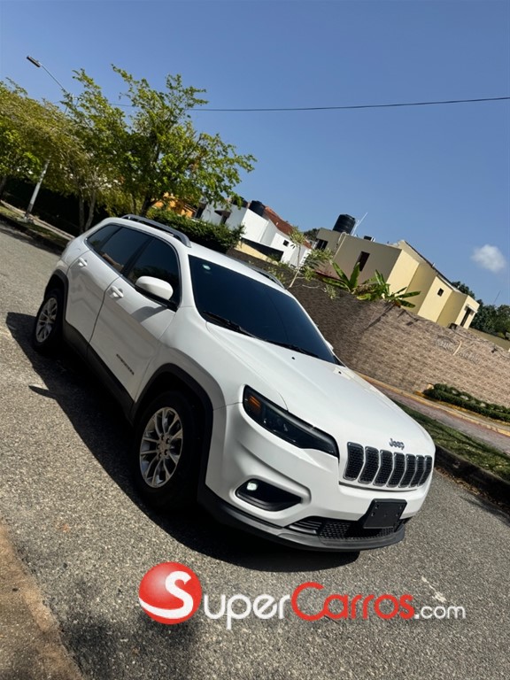 2019 Jeep Cherokee Latitude Plus — foto 3 / 9
