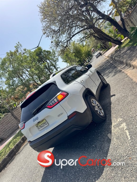2019 Jeep Cherokee Latitude Plus — foto 5 / 9