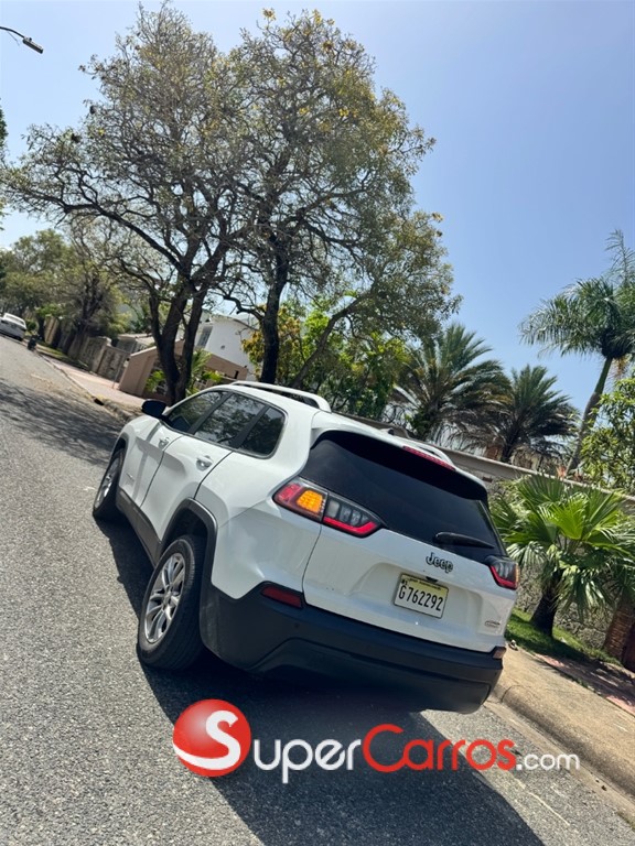 2019 Jeep Cherokee Latitude Plus — foto 6 / 9
