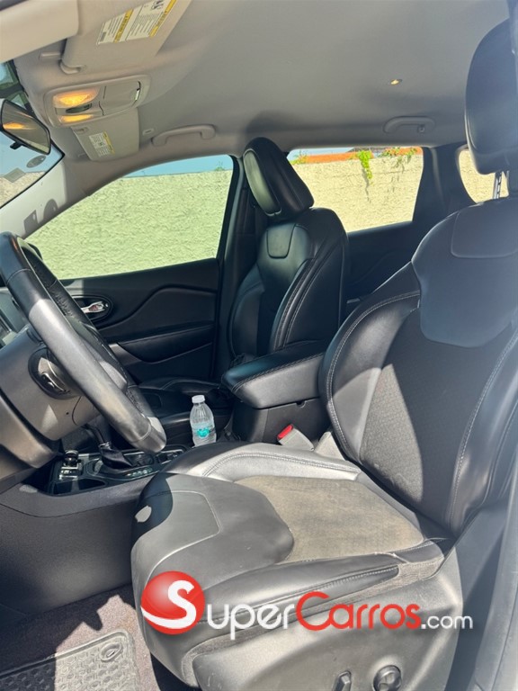 2019 Jeep Cherokee Latitude Plus — foto 9 / 9