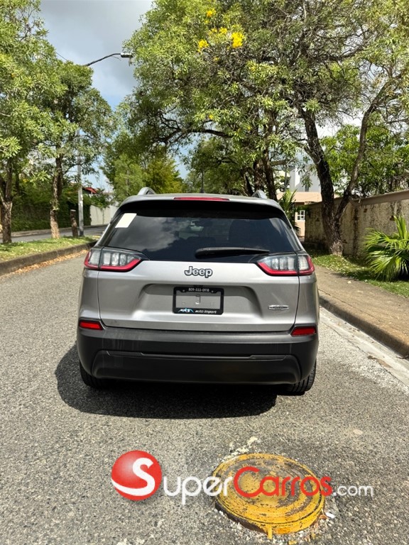 2021 Jeep Cherokee Latitude — foto 4 / 8
