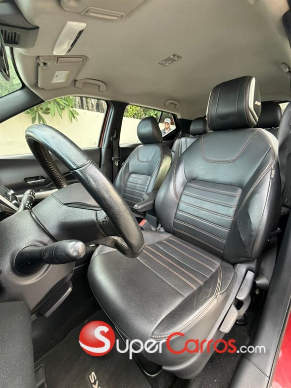 2020 Nissan Kicks SR — foto 9 / 10