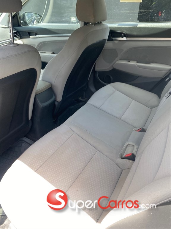 2020 Hyundai Elantra SEL — foto 6 / 6