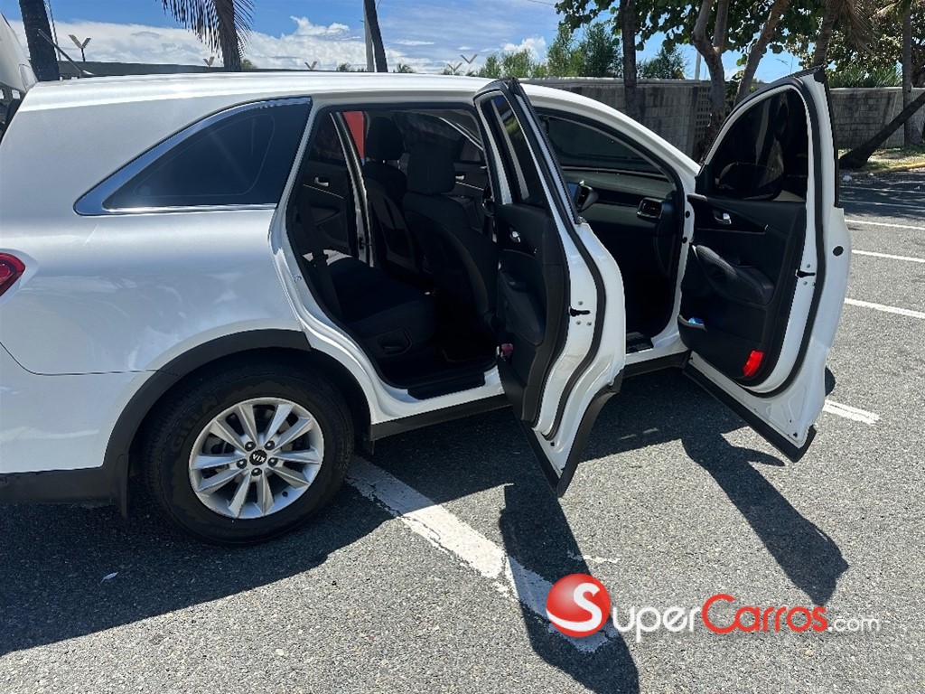 2020 Kia Sorento — foto 8 / 12