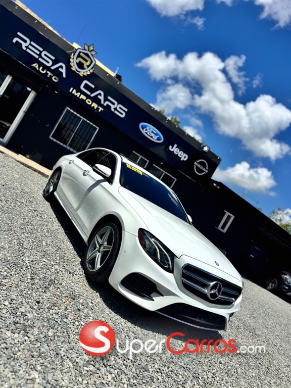 2017 Mercedes-Benz Clase E 300 4MATIC — foto 3 / 10