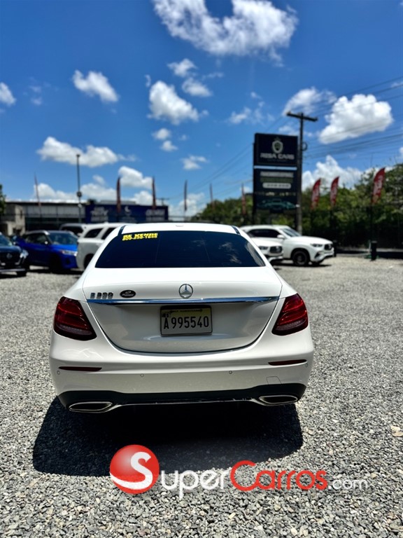 2017 Mercedes-Benz Clase E 300 4MATIC — foto 5 / 10