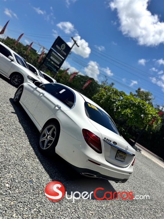 2017 Mercedes-Benz Clase E 300 4MATIC — foto 6 / 10