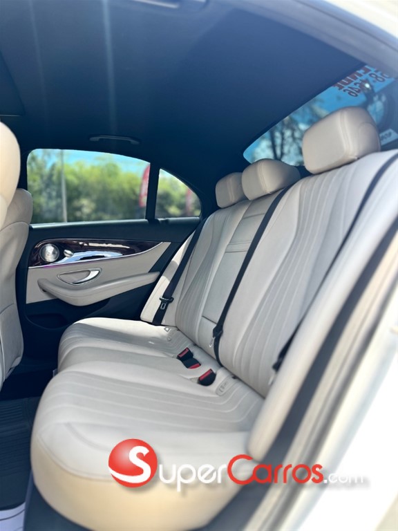 2017 Mercedes-Benz Clase E 300 4MATIC — foto 7 / 10
