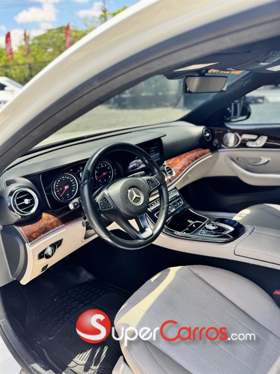 2017 Mercedes-Benz Clase E 300 4MATIC — foto 10 / 10