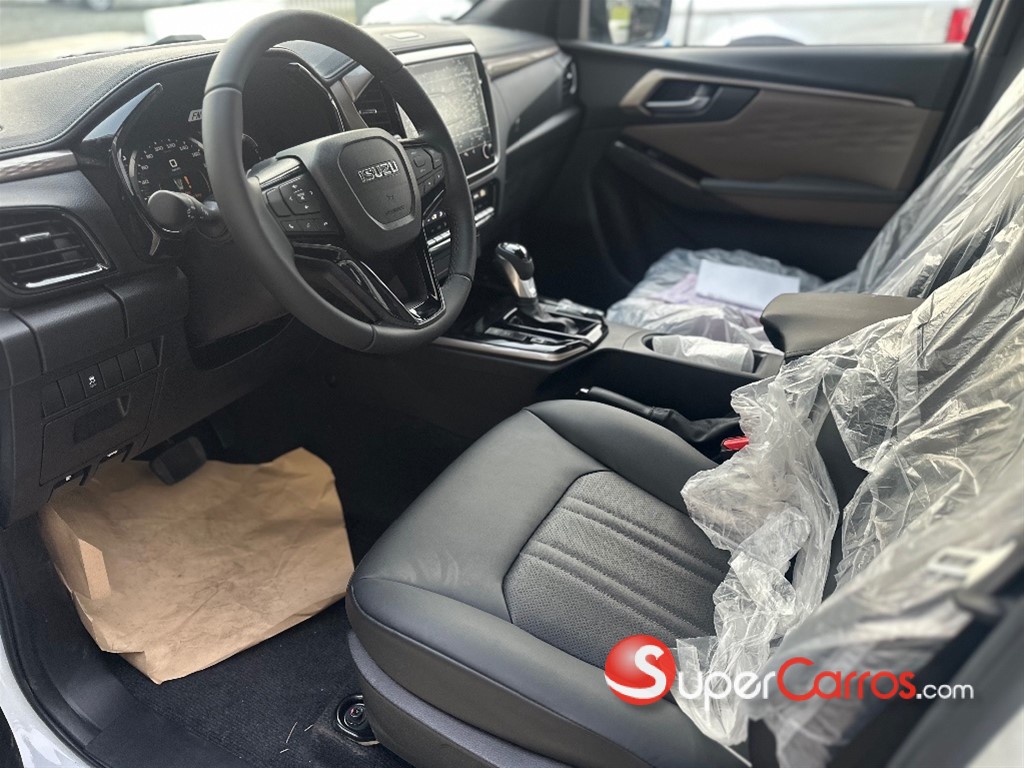 2027 Isuzu DMAX LSE — foto 8 / 9