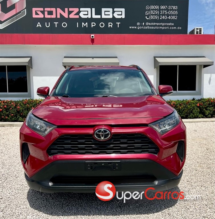 2020 Toyota RAV4 LE — foto 2 / 12
