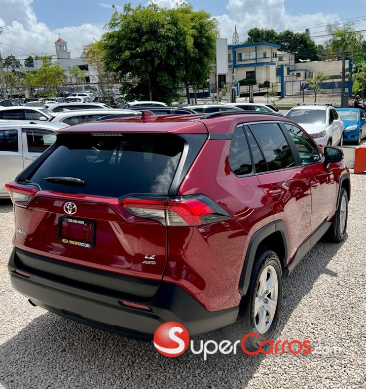 2020 Toyota RAV4 LE — foto 6 / 12
