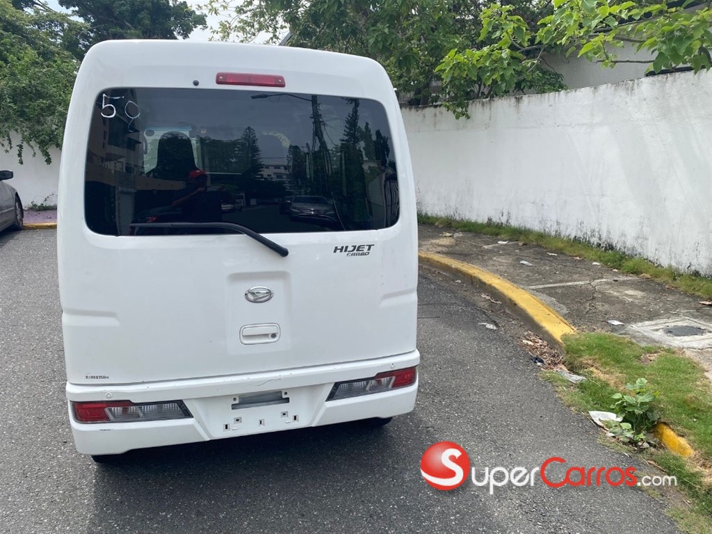 2022 Daihatsu Hijet — foto 11 / 12