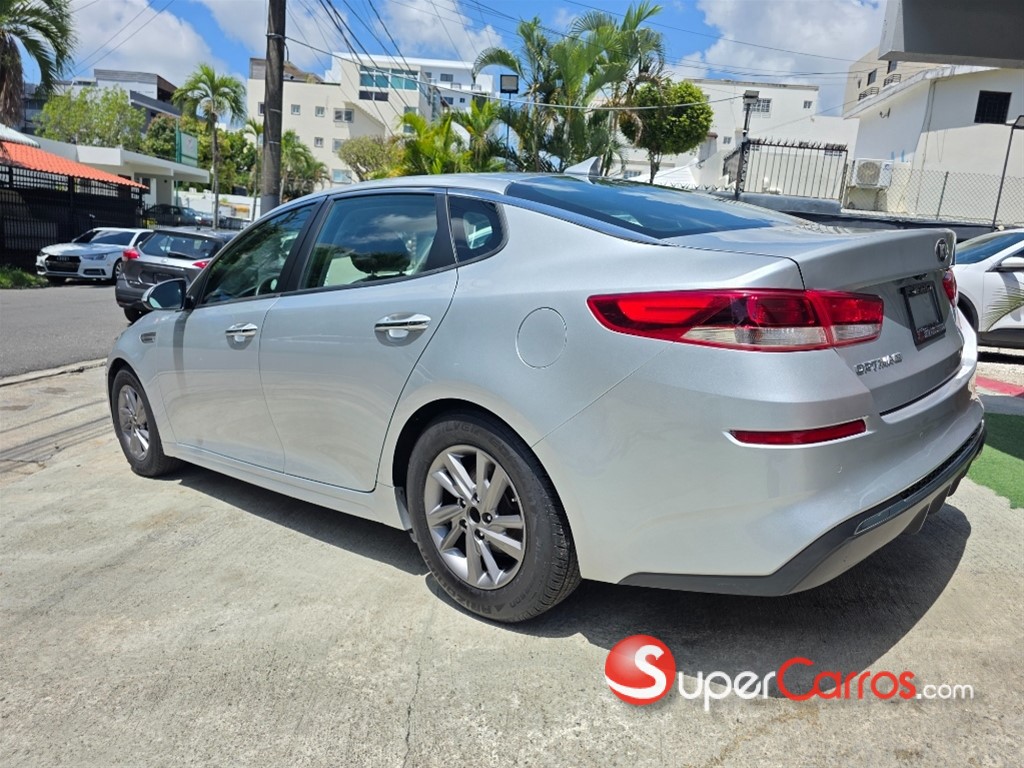 2020 Kia Optima LX — foto 6 / 10