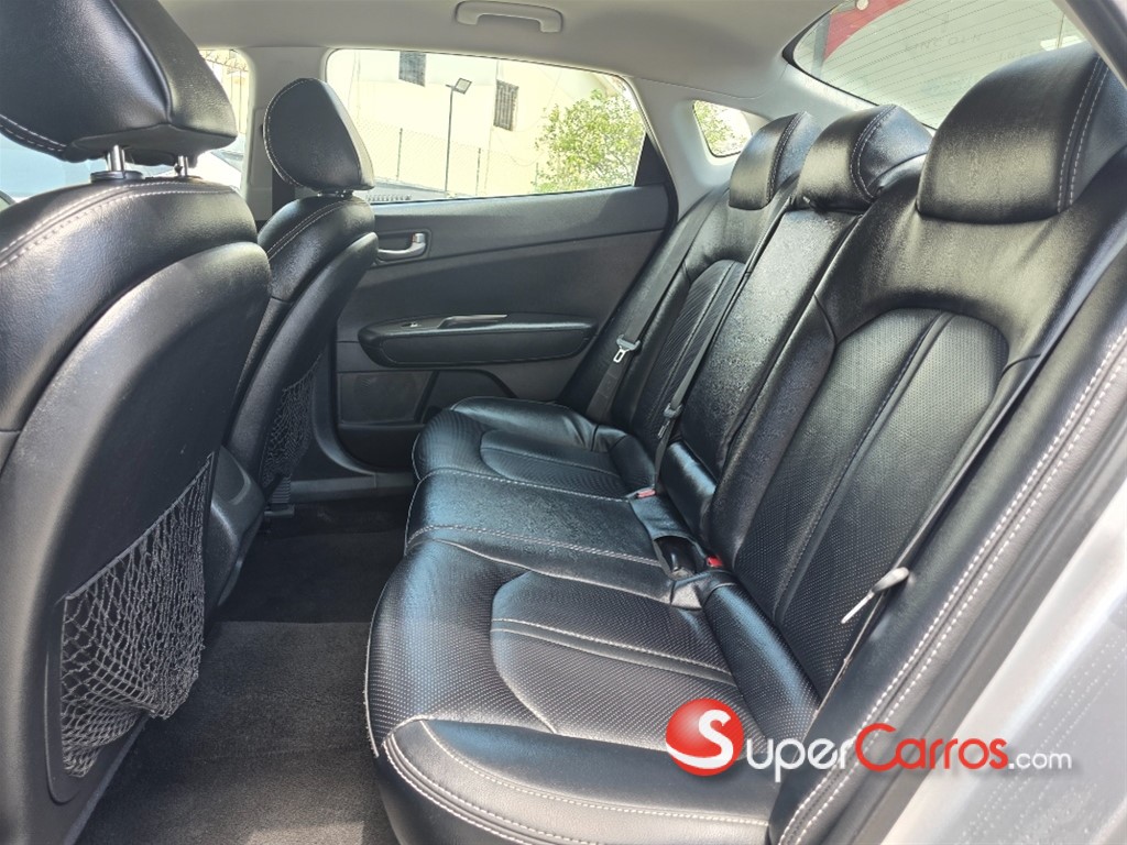 2020 Kia Optima LX — foto 8 / 10