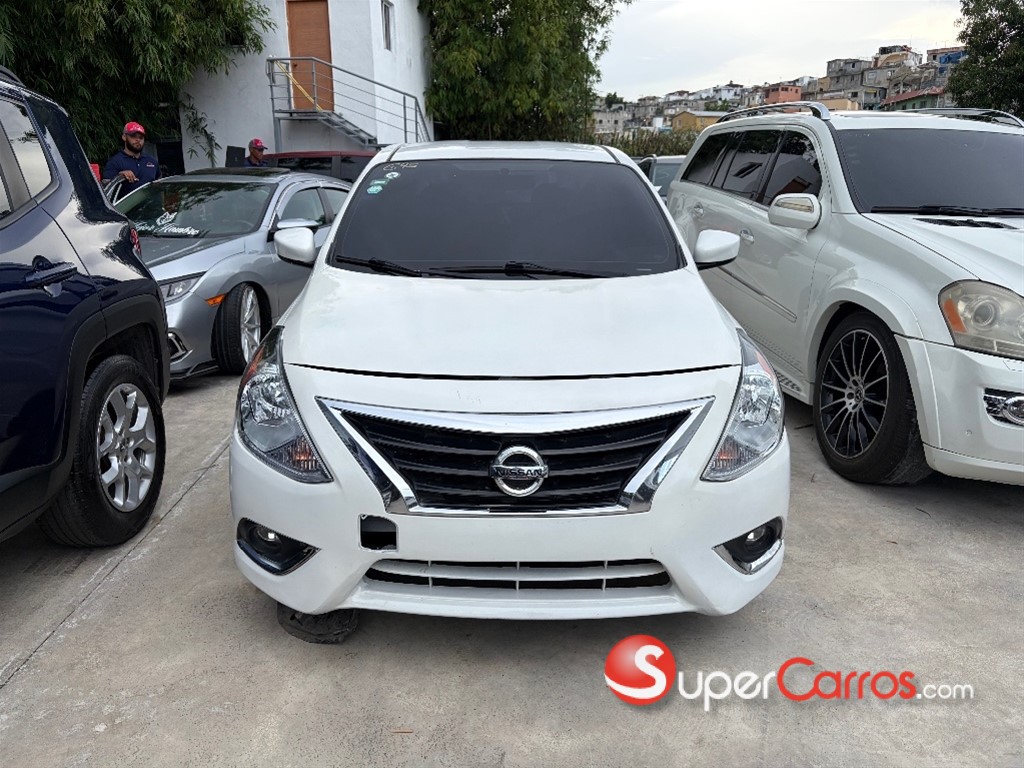 2016 Nissan Versa — foto 2 / 5