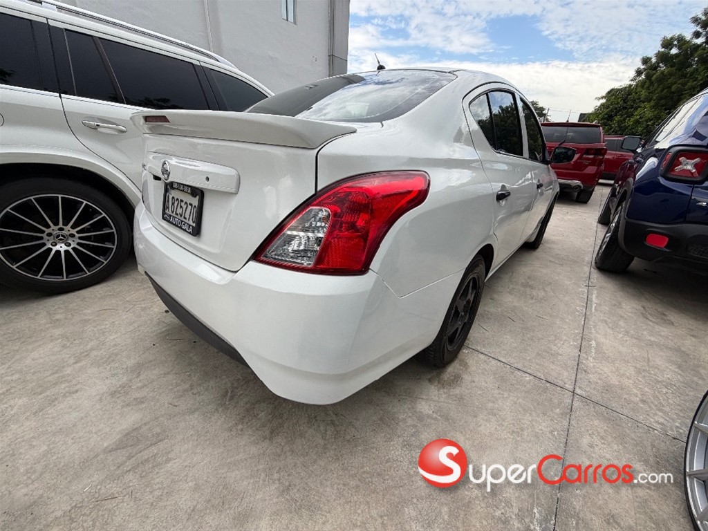 2016 Nissan Versa — foto 5 / 5