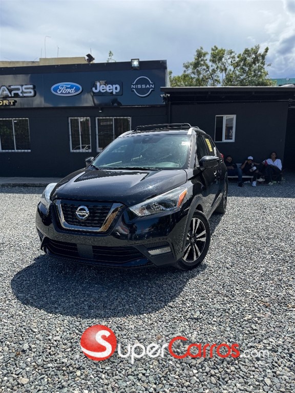 2020 Nissan Kicks SR