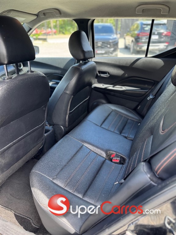 2020 Nissan Kicks SR — foto 3 / 4