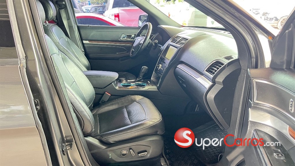 2016 Ford Explorer Limited — foto 8 / 10