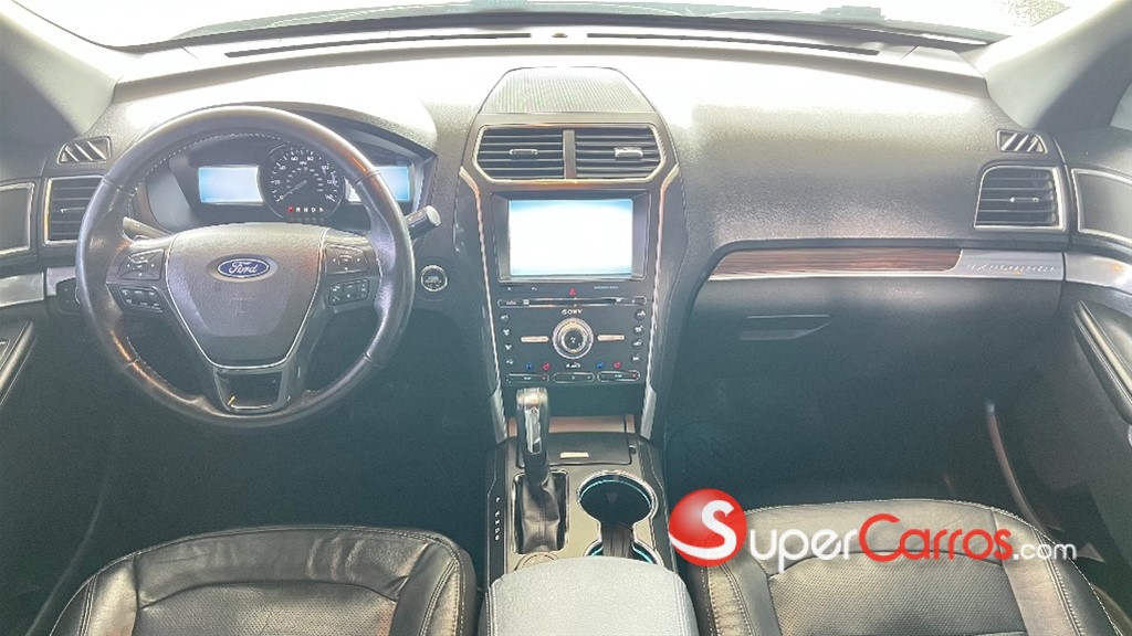 2016 Ford Explorer Limited — foto 9 / 10