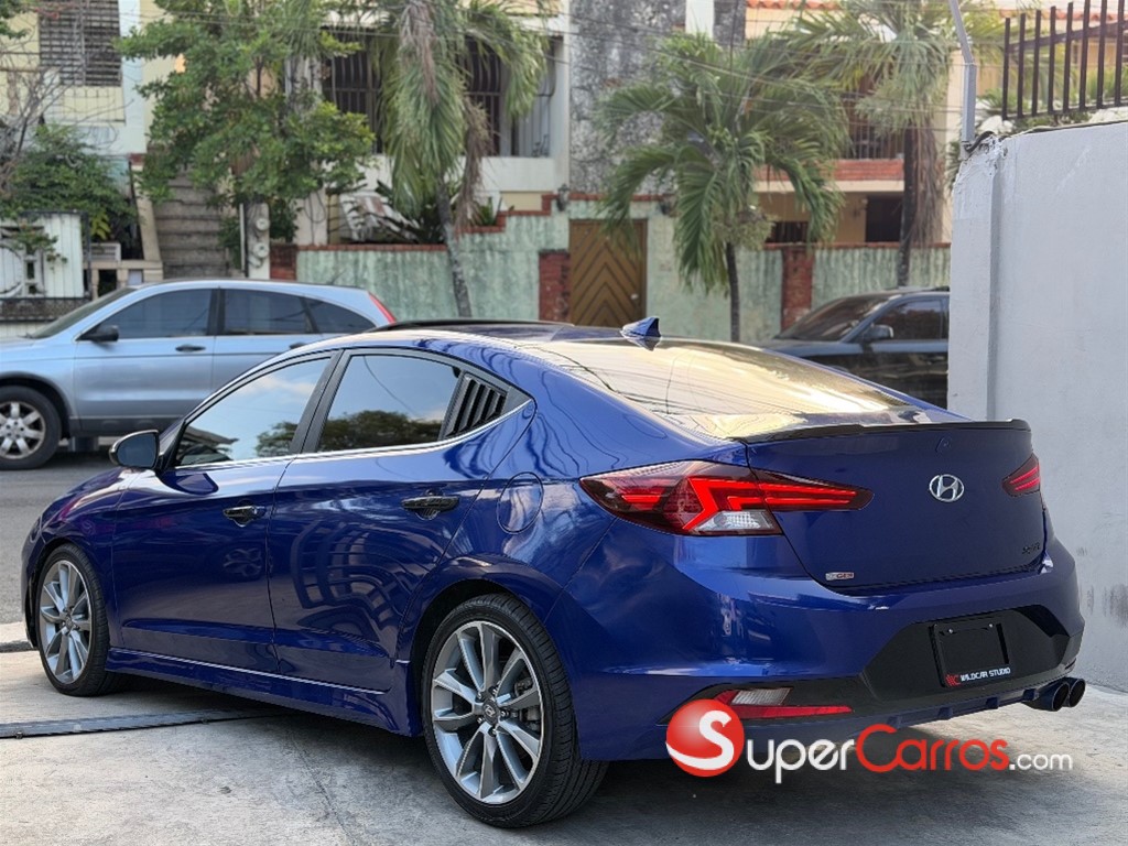 2020 Hyundai Elantra Sport — foto 4 / 12