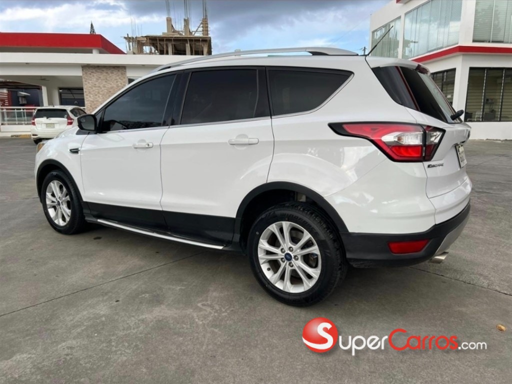 2017 Ford Escape — foto 2 / 9