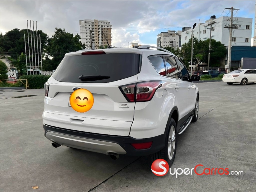 2017 Ford Escape — foto 4 / 9