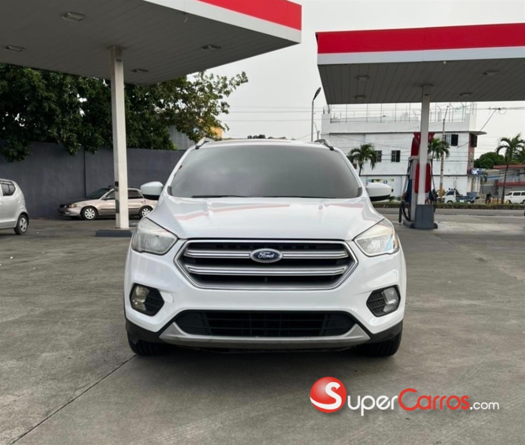 2017 Ford Escape — foto 8 / 9