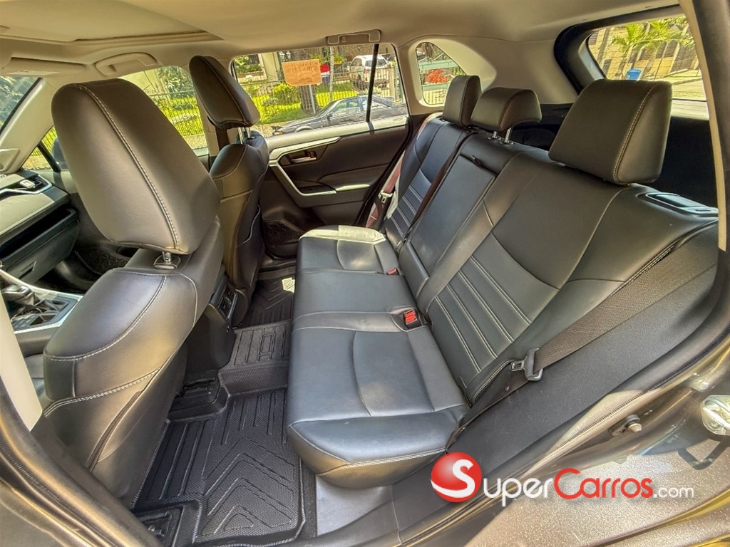 2020 Toyota RAV4 Limited — foto 7 / 10