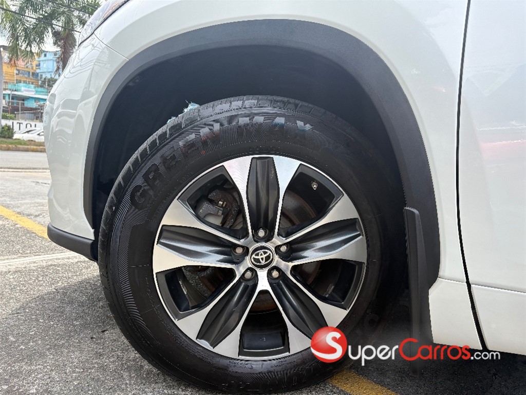 2020 Toyota Highlander XLE — foto 4 / 10