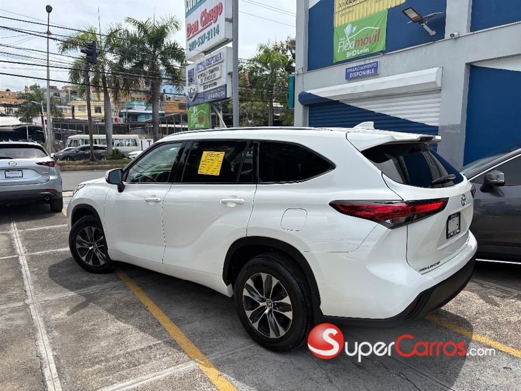 2020 Toyota Highlander XLE — foto 5 / 10