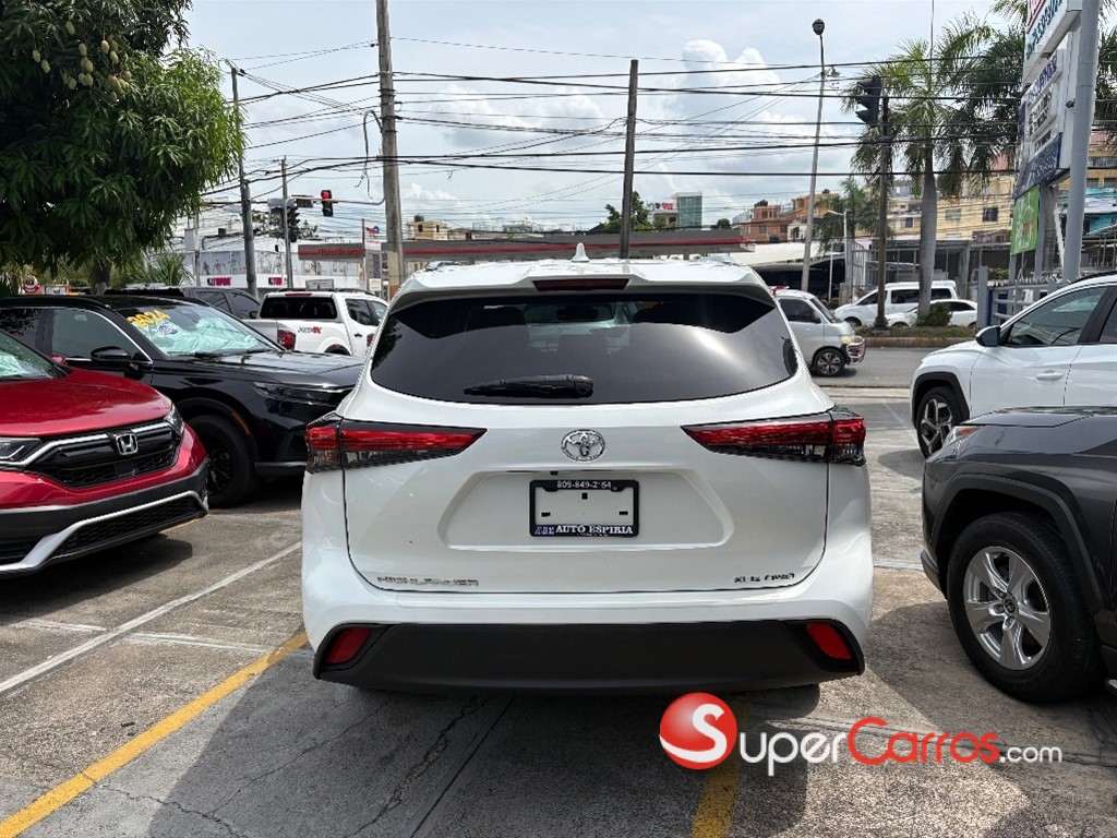 2020 Toyota Highlander XLE — foto 6 / 10