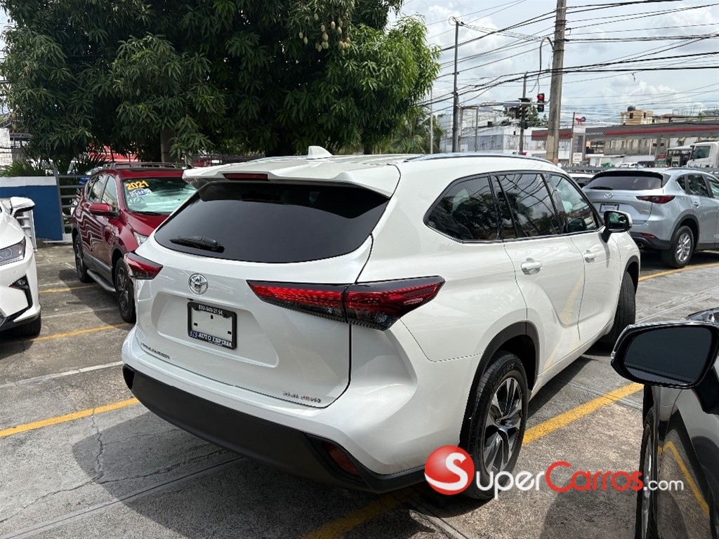 2020 Toyota Highlander XLE — foto 7 / 10