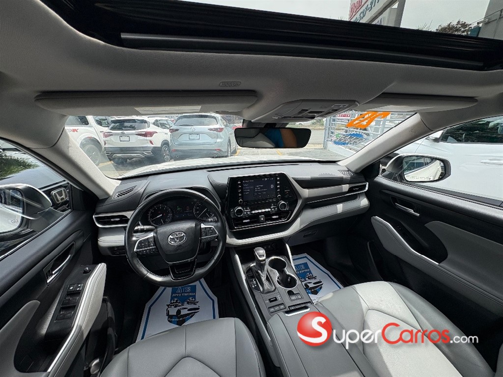 2020 Toyota Highlander XLE — foto 9 / 10