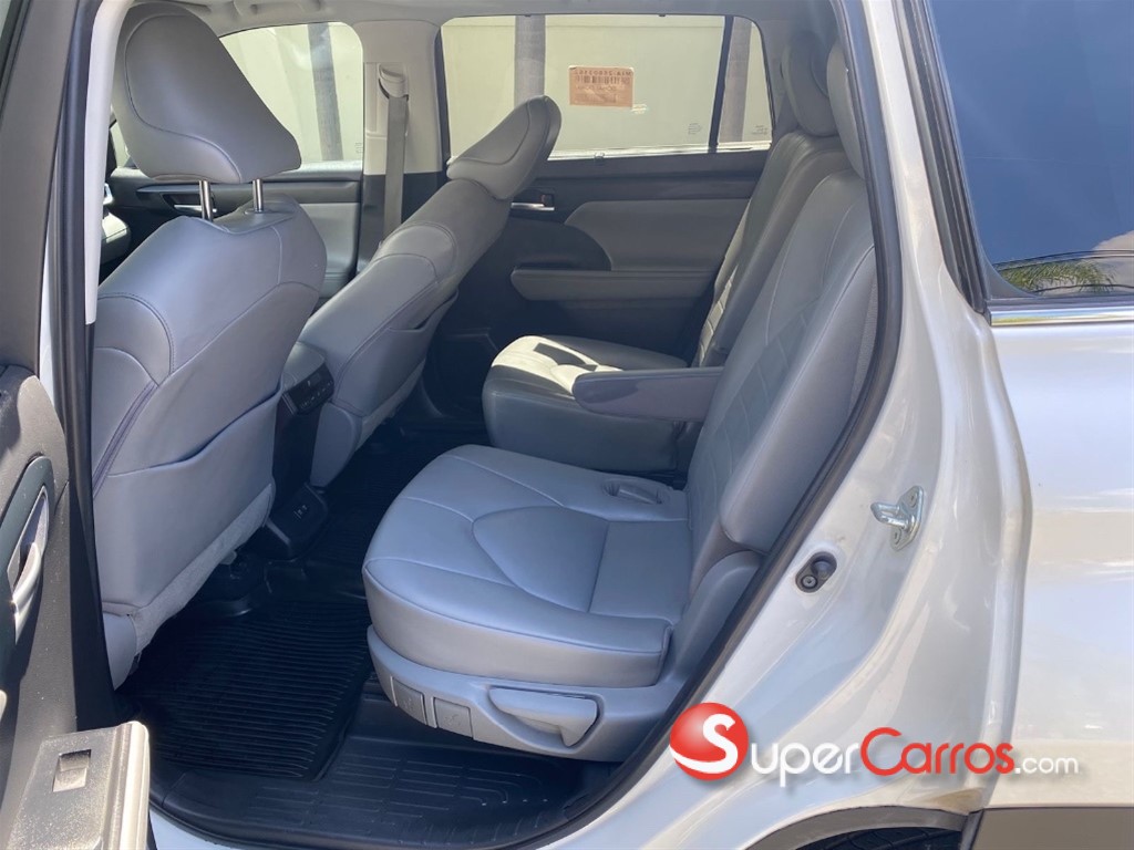 2021 Toyota Highlander XLE — foto 8 / 11
