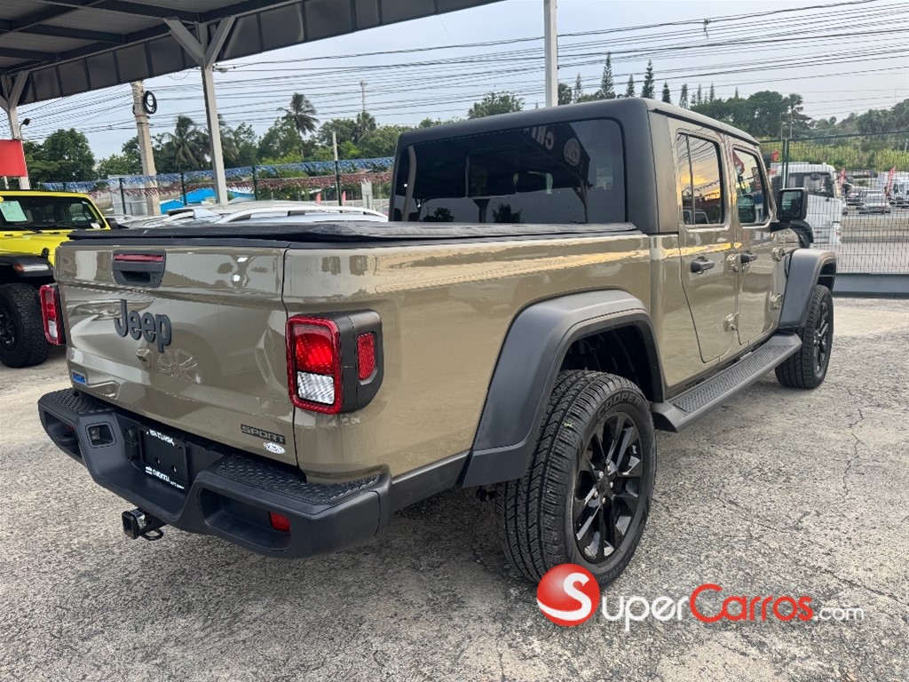 2020 Jeep Gladiator Sport — foto 6 / 12