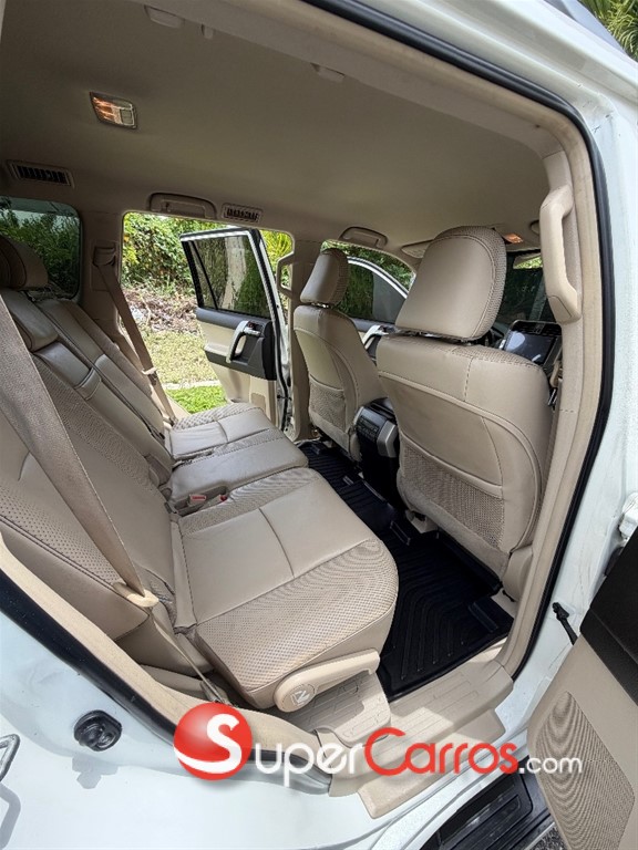 2011 Toyota Land Cruiser Prado VX — foto 9 / 12