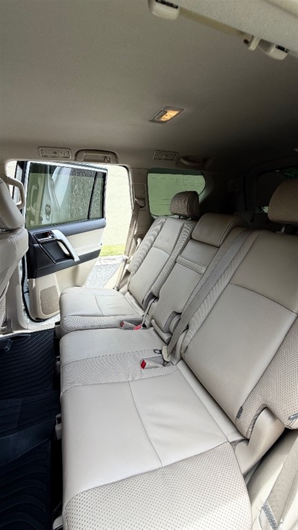 2011 Toyota Land Cruiser Prado VX — foto 10 / 12