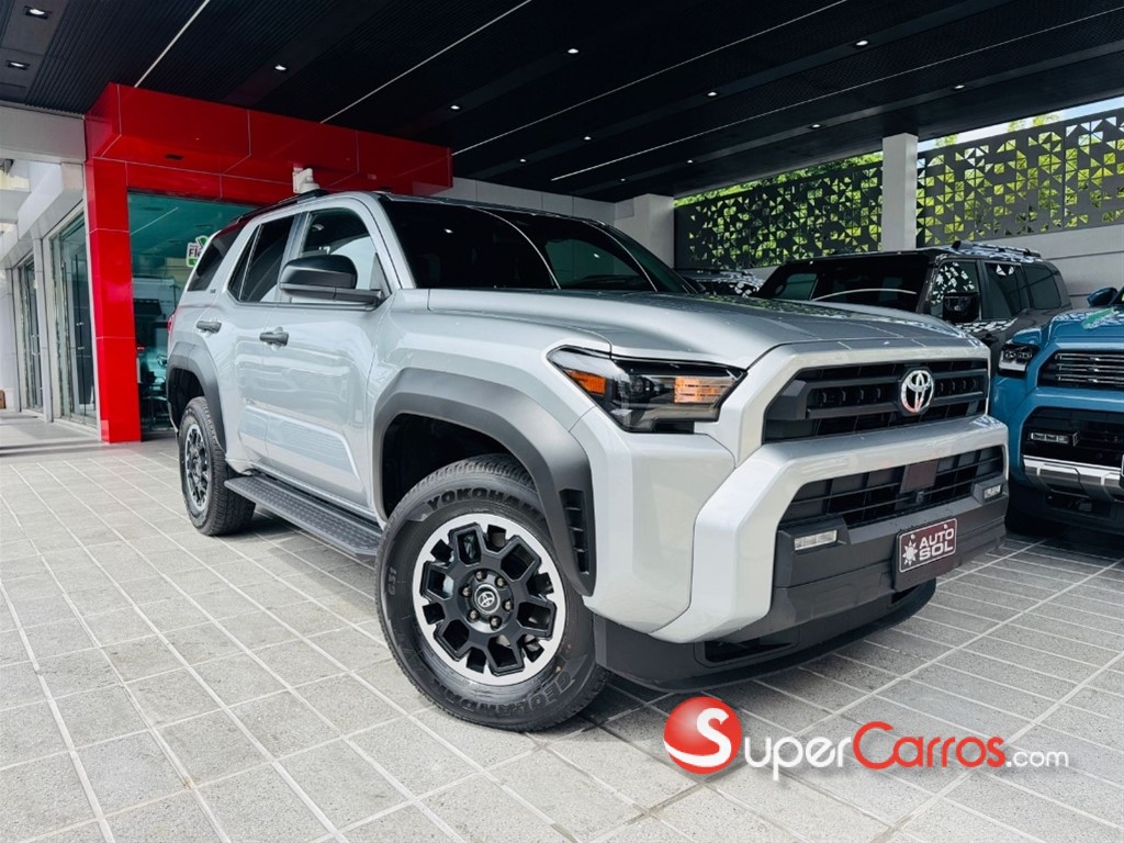 2026 Toyota 4 Runner SR5 — foto 3 / 11