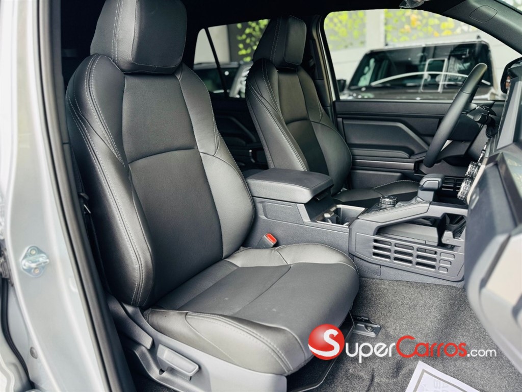 2026 Toyota 4 Runner SR5 — foto 10 / 11