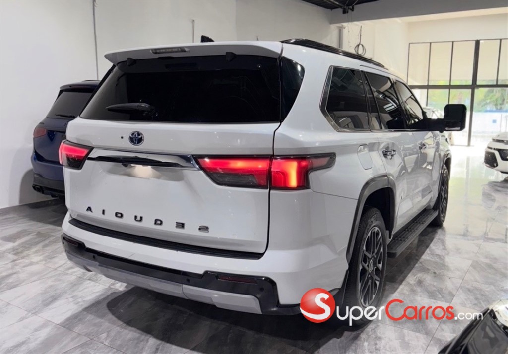 2023 Toyota Sequoia Limited — foto 6 / 12