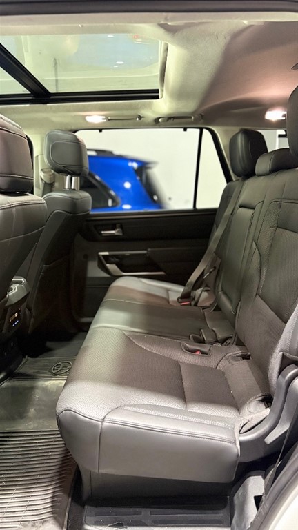 2023 Toyota Sequoia Limited — foto 7 / 12